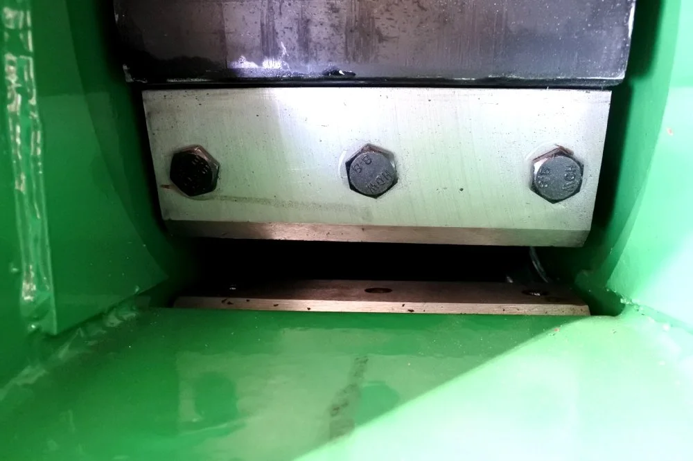 broyeur-vegetaux-brf100-th.4 broyeur-vegetaux-brf100-th.4